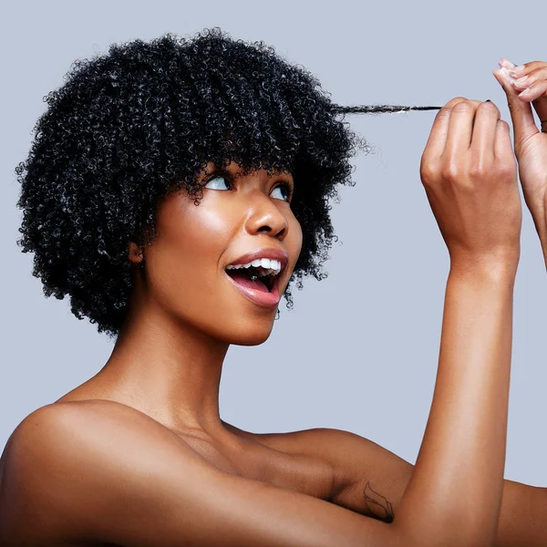Cult Adwoa Beauty Baomint Moisturising Curl Defining Gel 453g