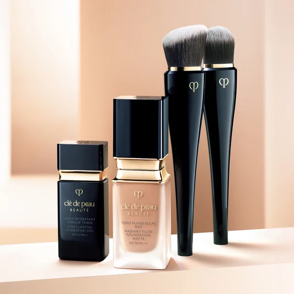 Cult Clé De Peau Beauté High Coverage Foundation Brush