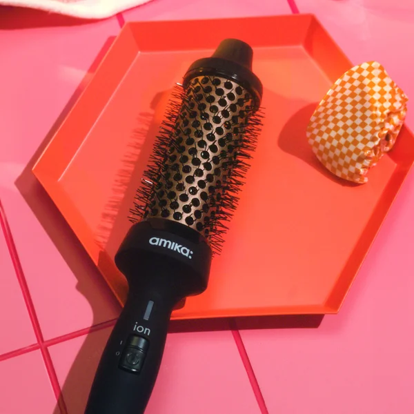 Cult Amika Blowout Babe Thermal Brush