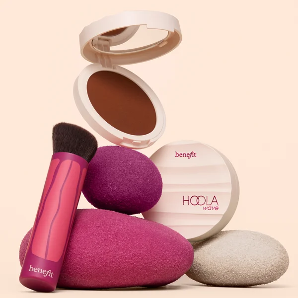 Cult Benefit Hoola WaveMaker Cream Bronzer Brush
