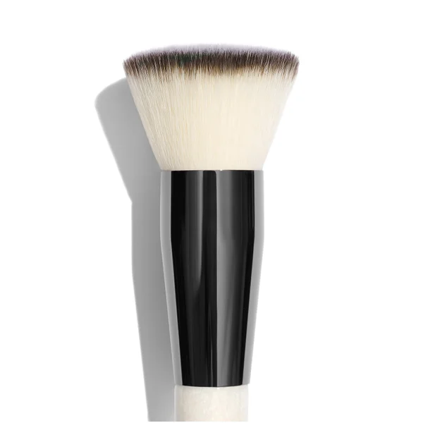 Cult Chantecaille Buff And Blur Brush