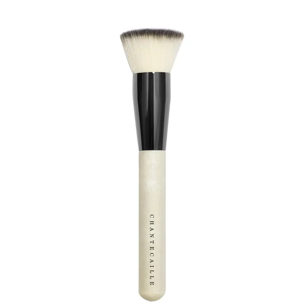 cult Chantecaille Buff and Blur Brush