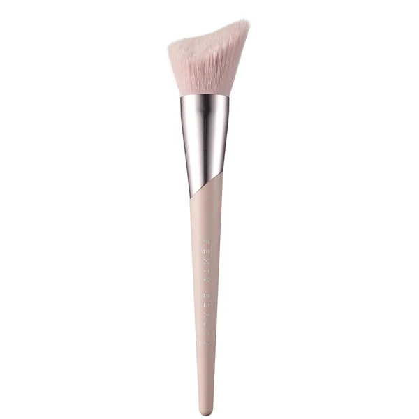 cult Fenty Beauty Cheek-Hugging Bronzer Brush - 190