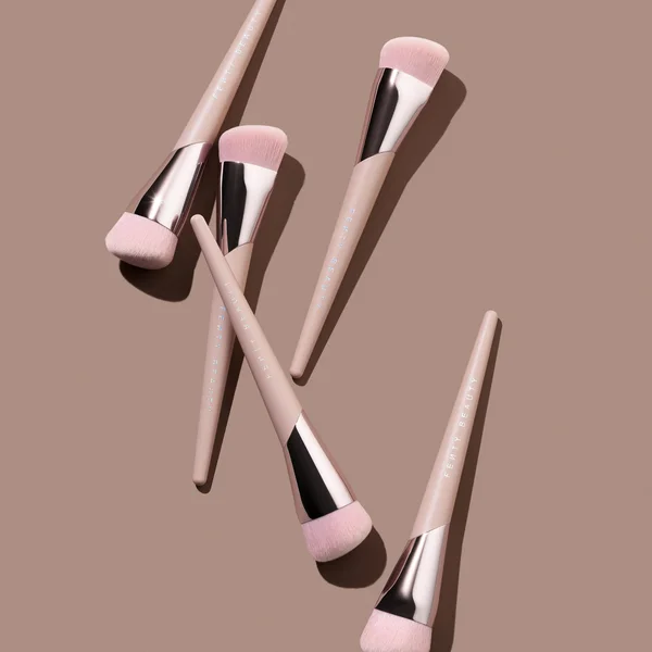 Cult Fenty Beauty Foundation Brush - 145