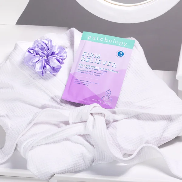 Cult Firm Believer Neck & Décolleté Mask