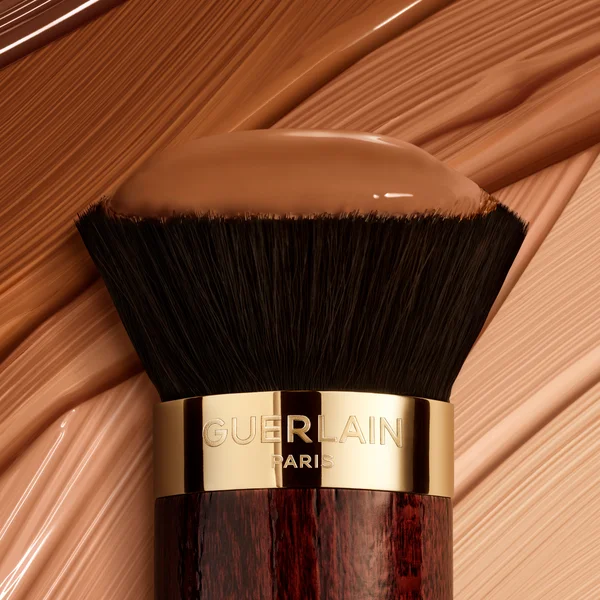 Cult GUERLAIN Fluid Foundation Kabuki Brush