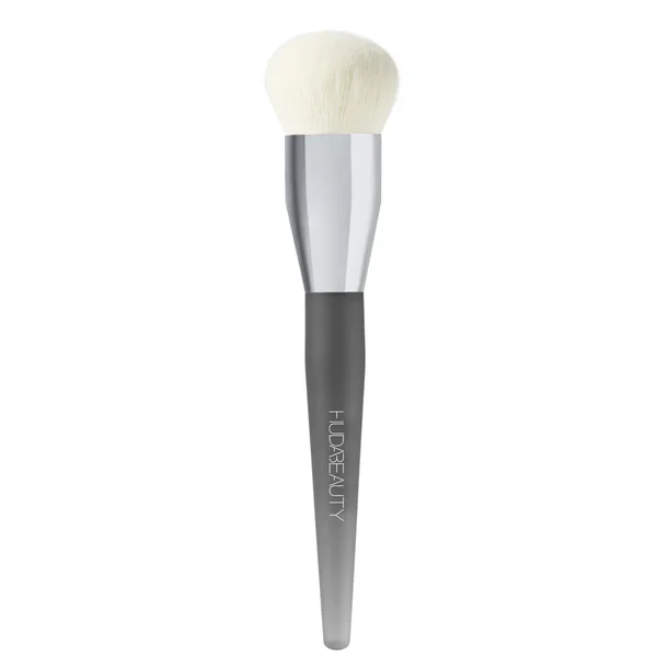 cult Huda Beauty Base Brush