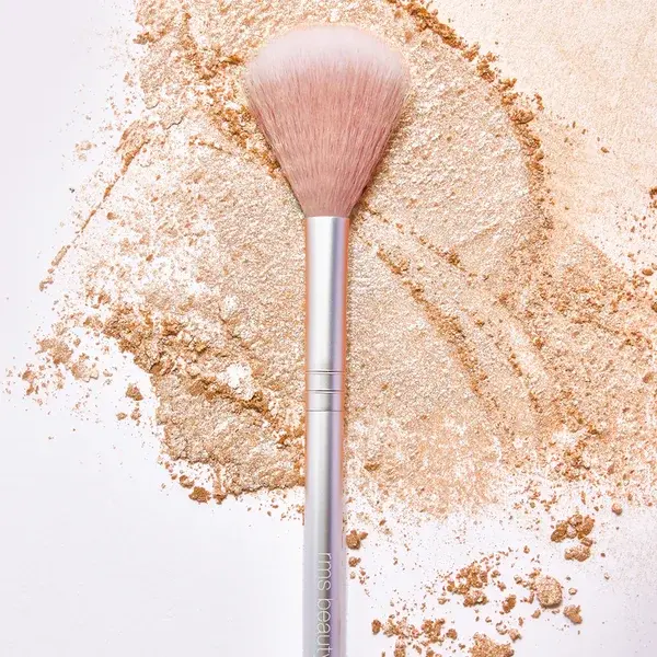 Cult RMS Beauty Skin2Skin Fan Brush