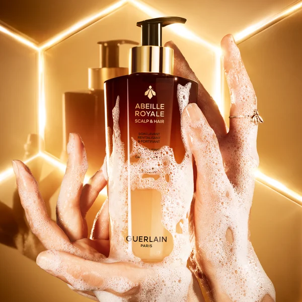 Cult GUERLAIN Abeille Royale Revitalising And Fortifying Care Shampoo 290ml