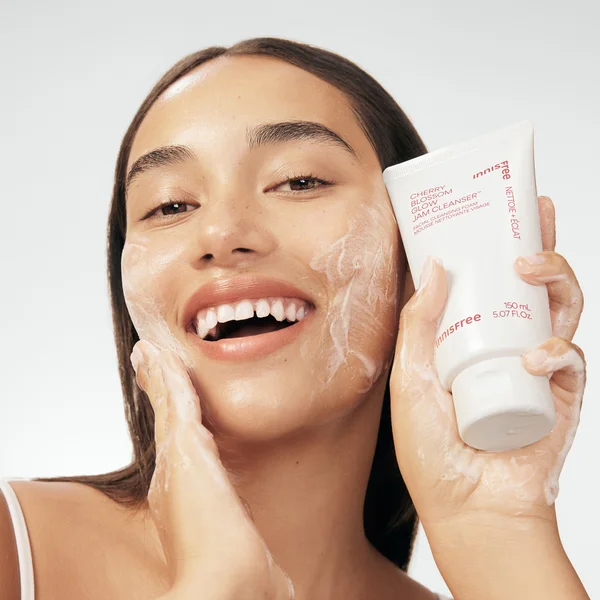 Cult INNISFREE Cherry Blossom Glow Jam Cleanser 150ml