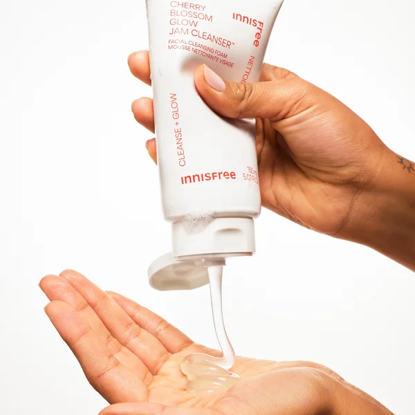 Cult INNISFREE Cherry Blossom Glow Jam Cleanser 150ml
