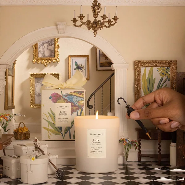 Cult Jo Malone London Special-Edition English Pear & Freesia Scented Candle 200g