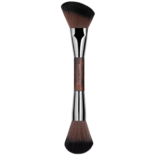 cult MAKE UP FOR EVER #158 Double-Ended Sculpting Brush - Blush and Highlighter