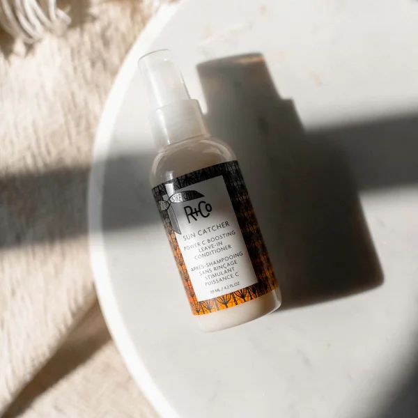 Cult R+Co SUN CATCHER Power C Boosting Leave-In Conditioner 4.2 Fl. Oz