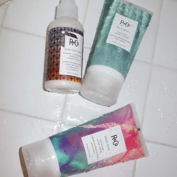 Cult R+Co SUN CATCHER Power C Boosting Leave-In Conditioner 4.2 Fl. Oz