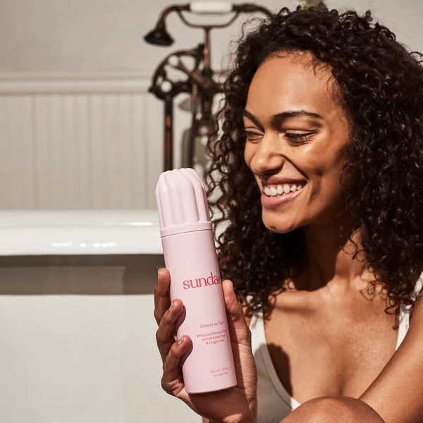 Cult SUNDAE Body Cherry On Top Whipped Shower Foam With Kakadu Plum And Finger Lime 265ml