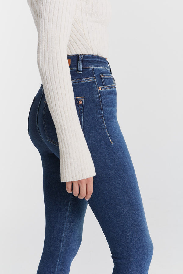 Cup Of Joe Denim Lilly Ultra High Waist Regular Length Seamless 5 Pocket Jeans