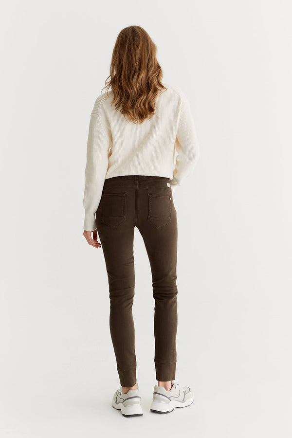 Cup Of Joe Denim Mila Mid Waist Ankle Length Jogger 5 Pocket Pants