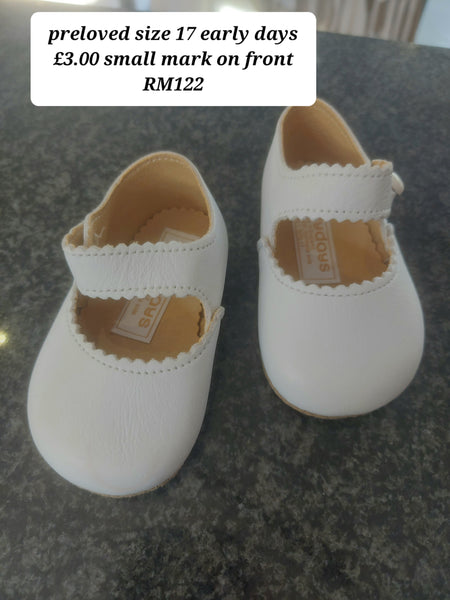 cute couture PRELOVED Preloved Early Days soft sole shoes size 17 RM122