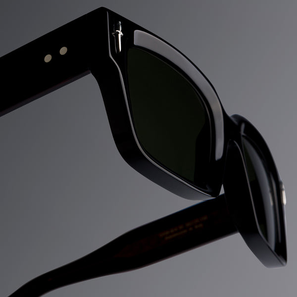 Cutler And Gross The Great Frog Titan Square Sunglasses Black On Red