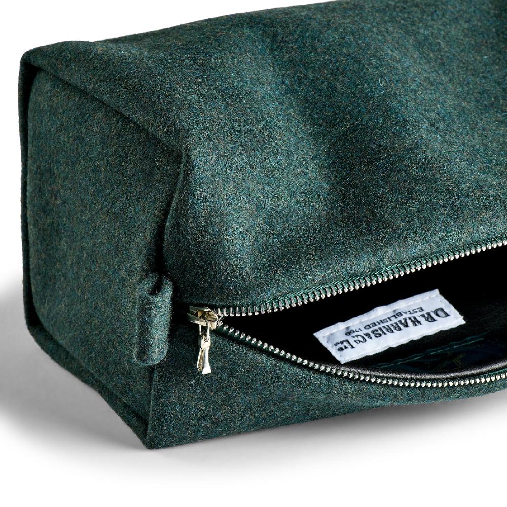 D.r. Harris & Co. D. R. Harris And Fox Brothers The Housekeeper Dark Green Flannel Washbag – Large