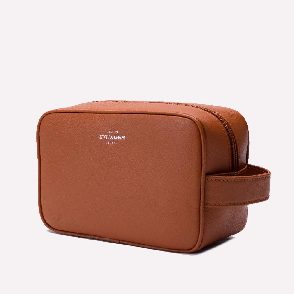 D.r. Harris & Co. Ettinger Capra Wash Bag – Tan