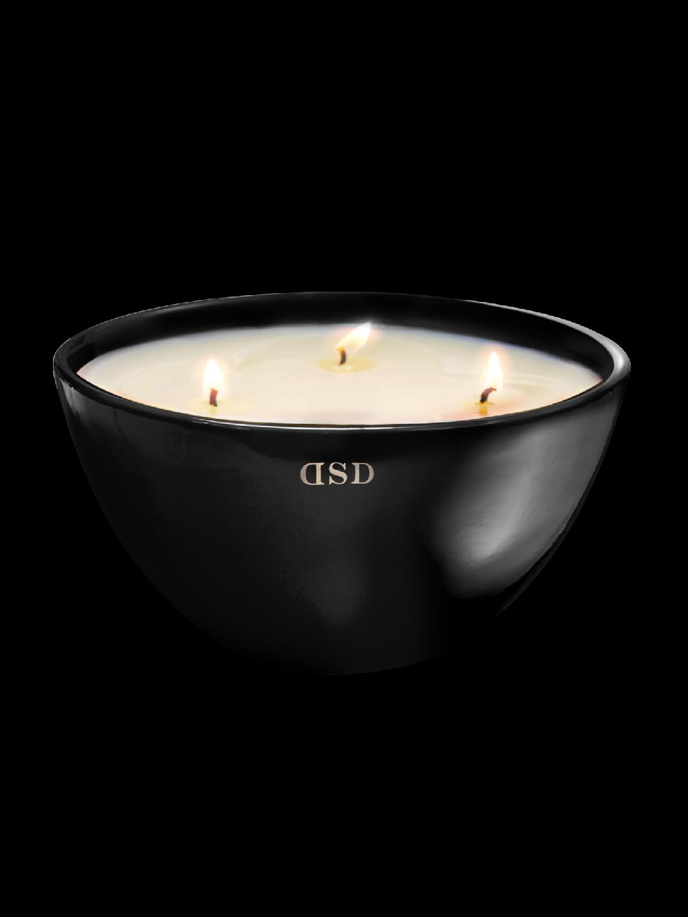 d.s. & durga It's a very BIG Sur. A 3-wick perfumed candle hand-cast in a reusable porcelain black bowl by Sarah Cihat with 22k white gold detailing