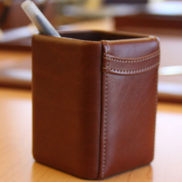 Dacasso Mocha Leather Pencil Cup