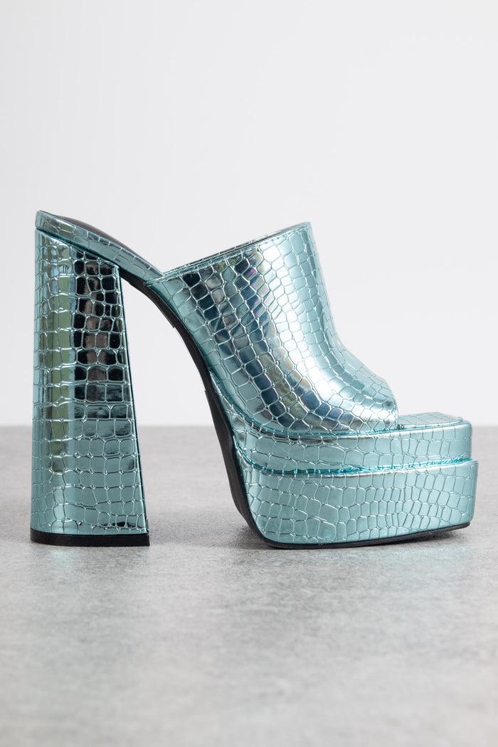 daisy street Daisy Street Exclusive Platform Mule Sandals in Blue Croc Metallic