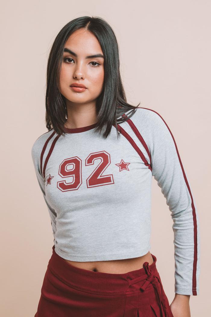 daisy street Daisy Street Fitted Raglan Top with Stripe Binding and 1992 Print