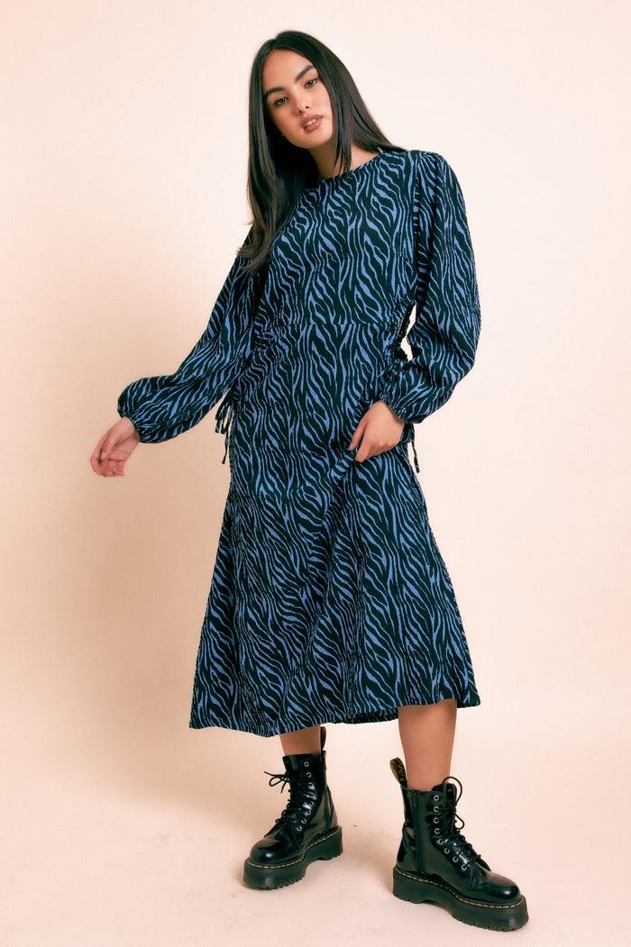 daisy street Daisy Street Printed Crinkle Midi Dress With Cut Out Detail