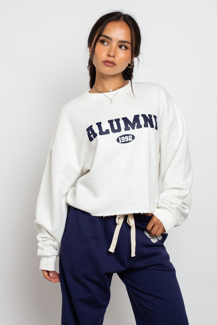 daisy street Daisy Street Raw Edge Crop Sweat With Alumni Graphic