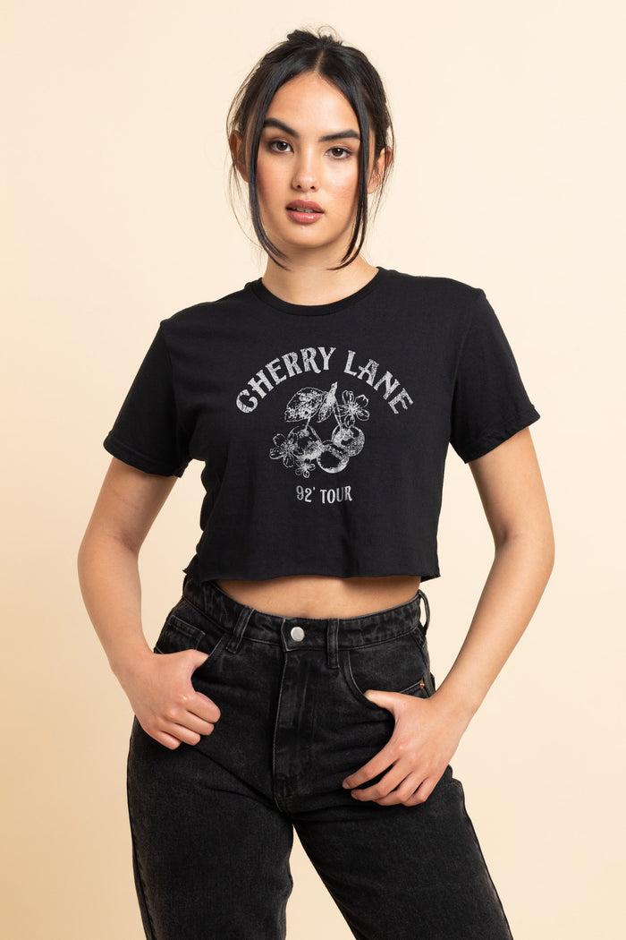 Daisy Street Daisy Street Regular Fit Crop T-Shirt With Cherry Lane Print