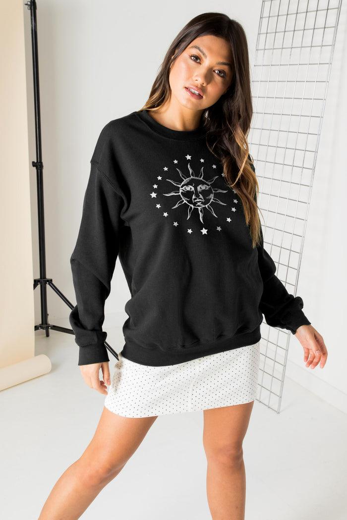 daisy street Daisy Street Relaxed Sweatshirt with Solstice Graphic