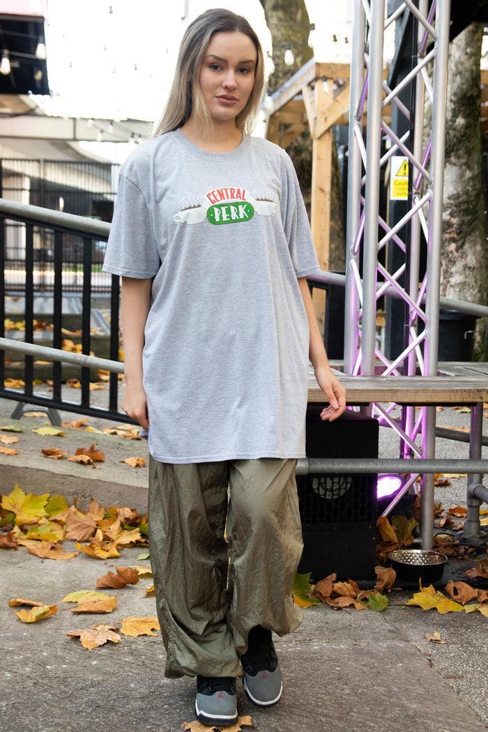 daisy street Daisy Street Relaxed T-Shirt with Central Perk Print