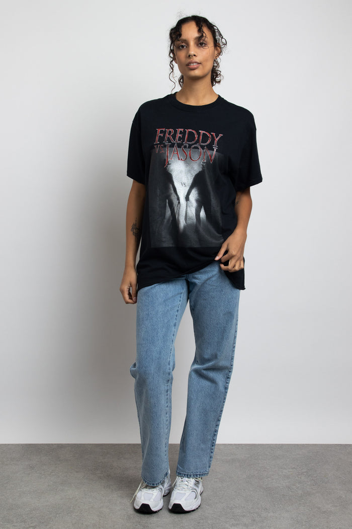 daisy street Daisy Street Relaxed T-Shirt with Freddy Vs Jason Graphic