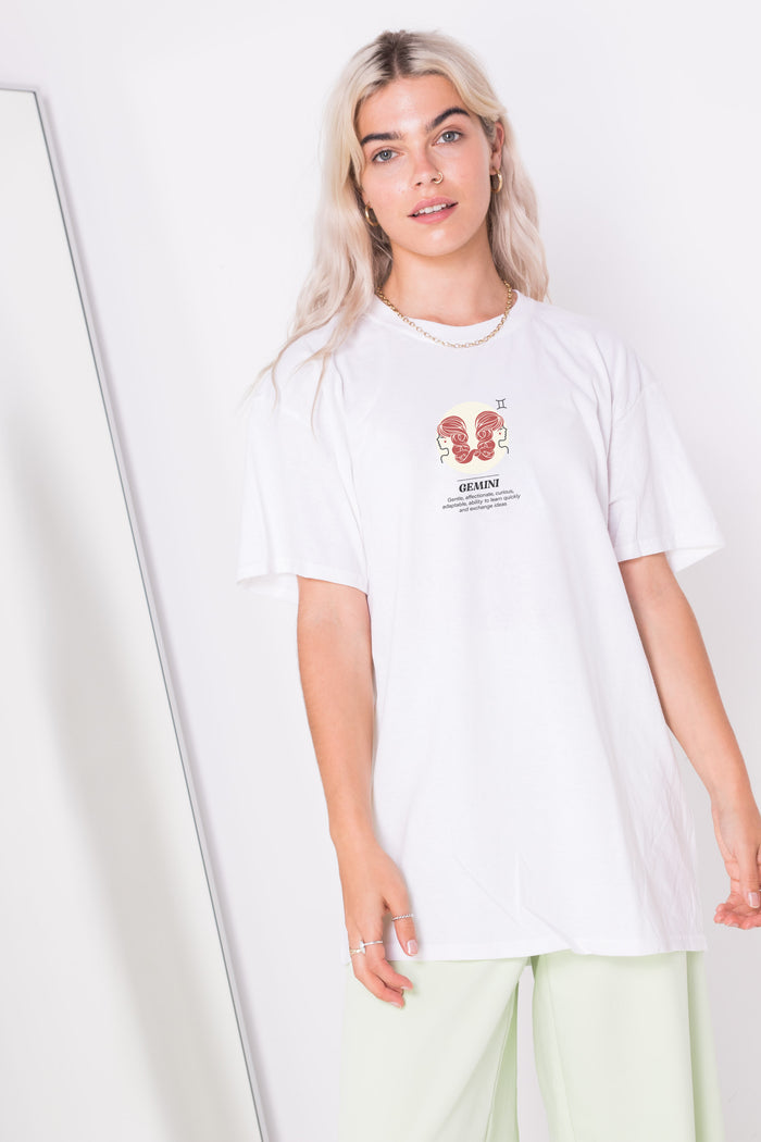 daisy street Daisy Street Relaxed T-Shirt with Gemini Print