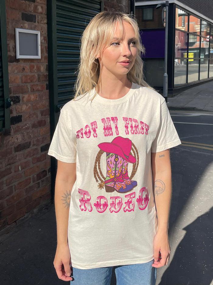 daisy street Daisy Street Relaxed T-Shirt with Not My First Rodeo Graphic