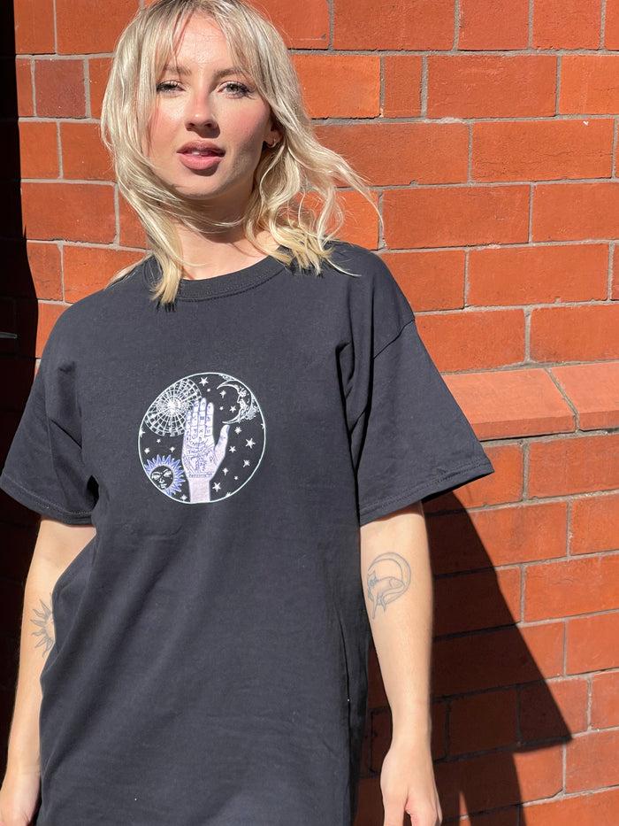 Daisy Street Daisy Street Relaxed T-Shirt With Palmistry Print