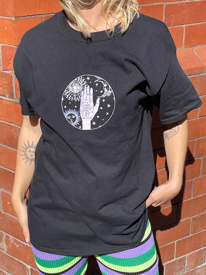 daisy street Daisy Street Relaxed T-Shirt with Palmistry Print