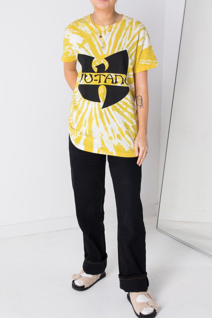 daisy street Daisy Street Relaxed Yellow Tie-Dye T-Shirt with Wu-Tang Print