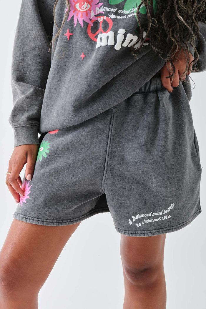 Daisy Street Daisy Street Shorts With Graphic Prints