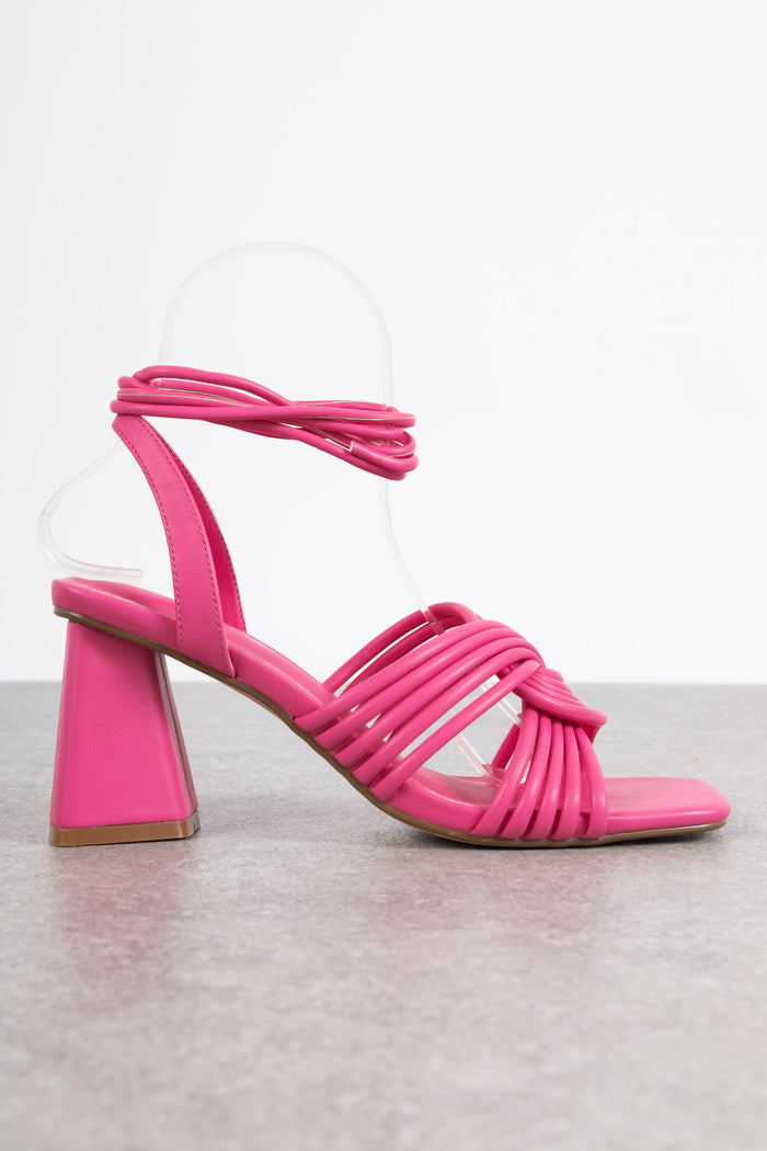 daisy street Daisy Street Strappy Heeled Sandals in Pink