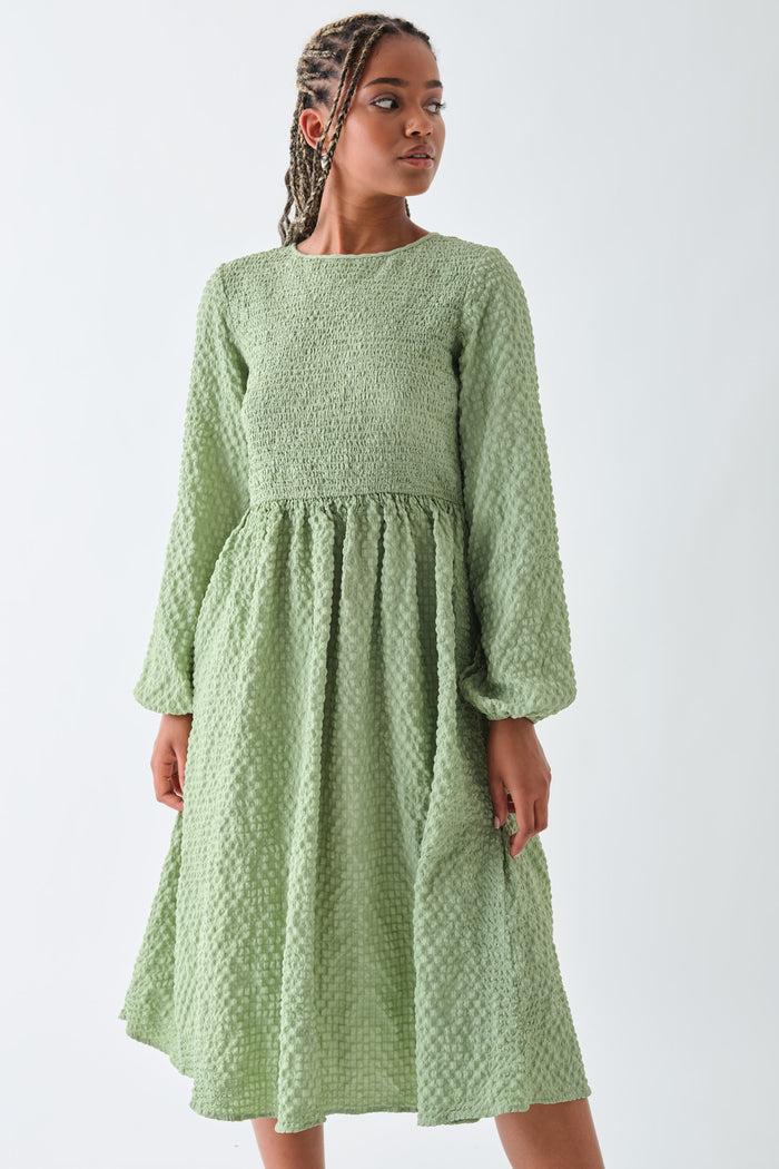 Daisy Street Daisy Street Textured Shirred Midi Smock Dress