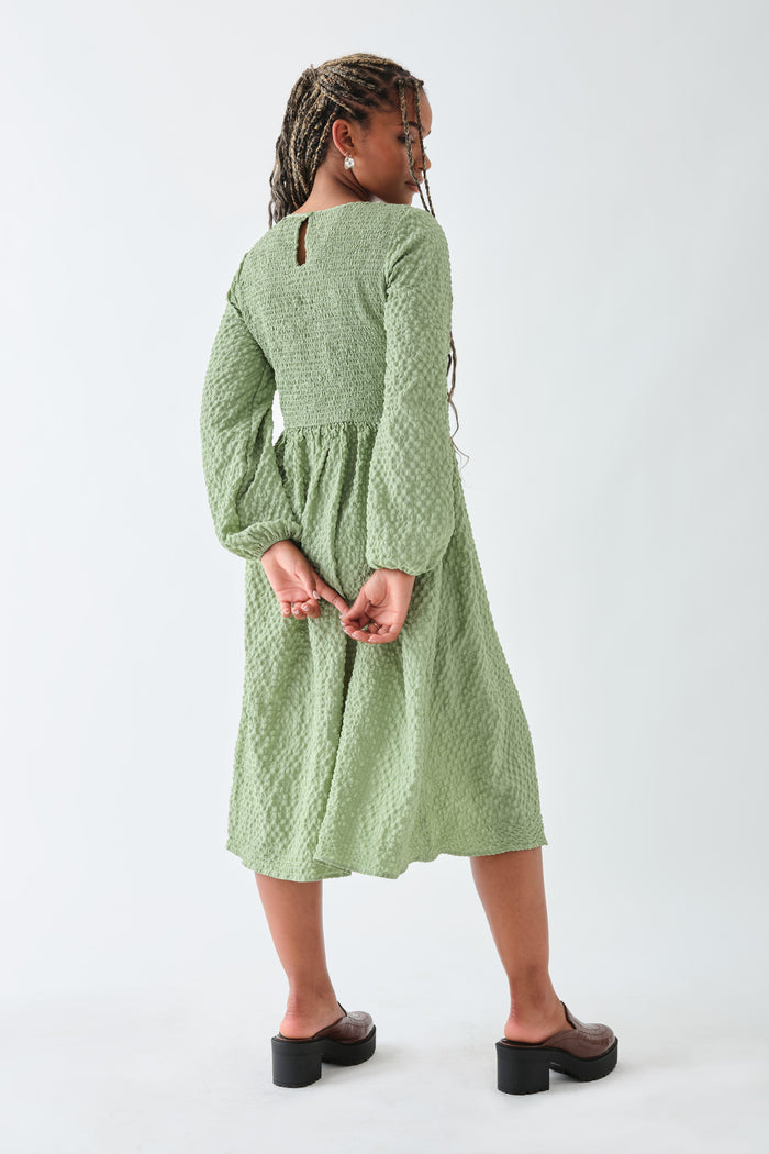 Daisy Street Daisy Street Textured Shirred Midi Smock Dress