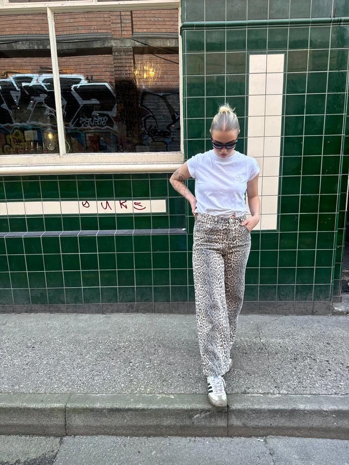Daisy Street Daisy Street Washed Leopard Relaxed Jeans