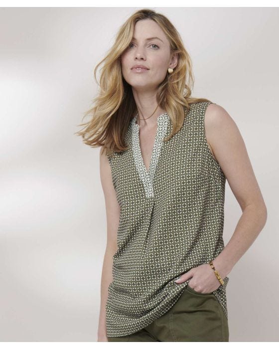 Damart Contrast Collar Sleeveless Blouse