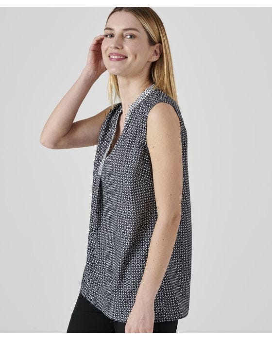 Damart Contrast Collar Sleeveless Blouse