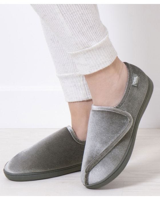 damart totes Isotoner Ladies Sparkle Velour Closed Back Slipper