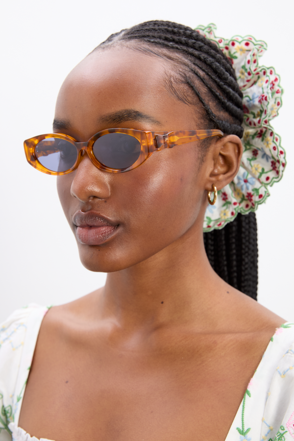 damson madder catty oval sunglasses with bow detail in tort
